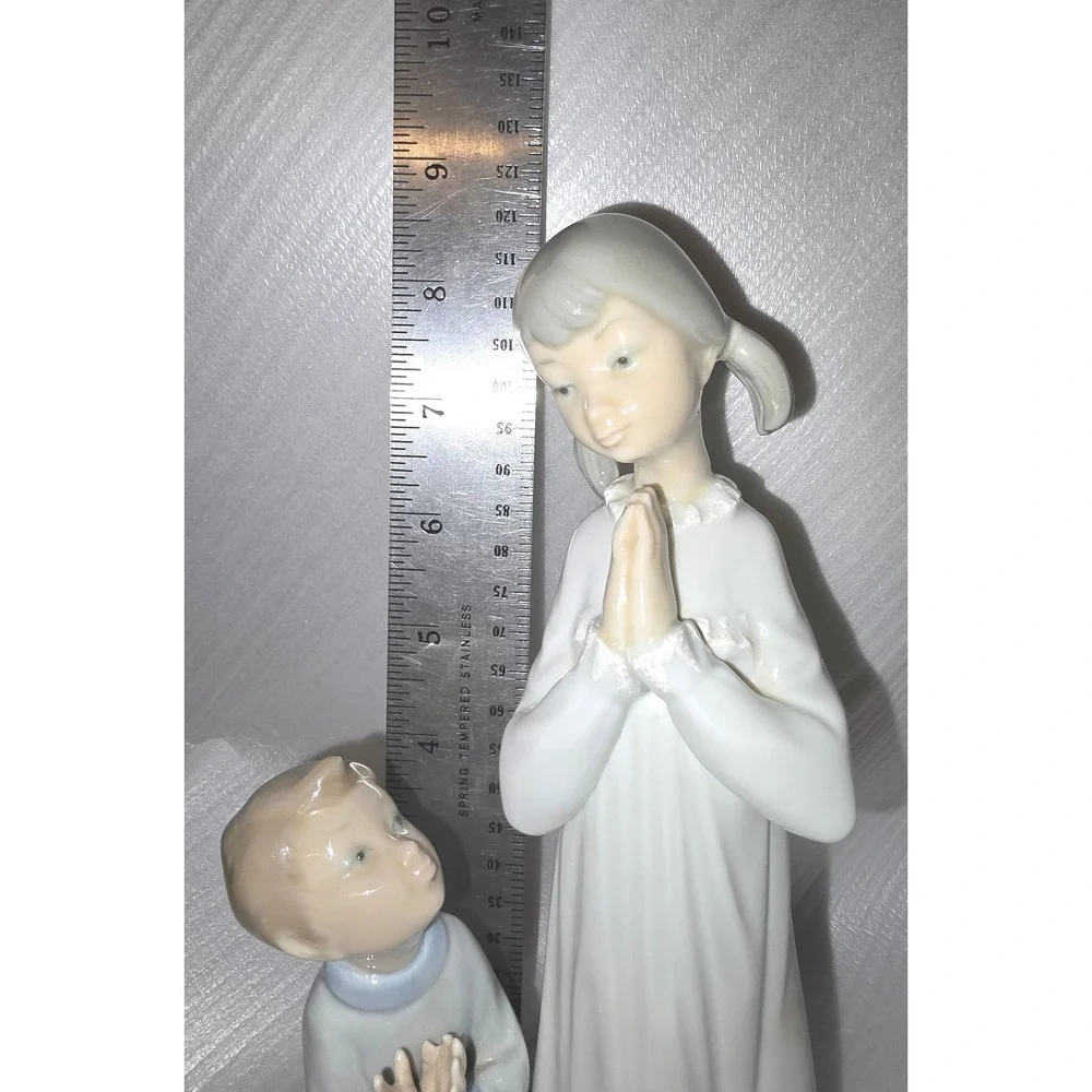 LLADRO‎ Figurine Girl and Boy Praying Spanish Porcelain Religious Decor- Retired